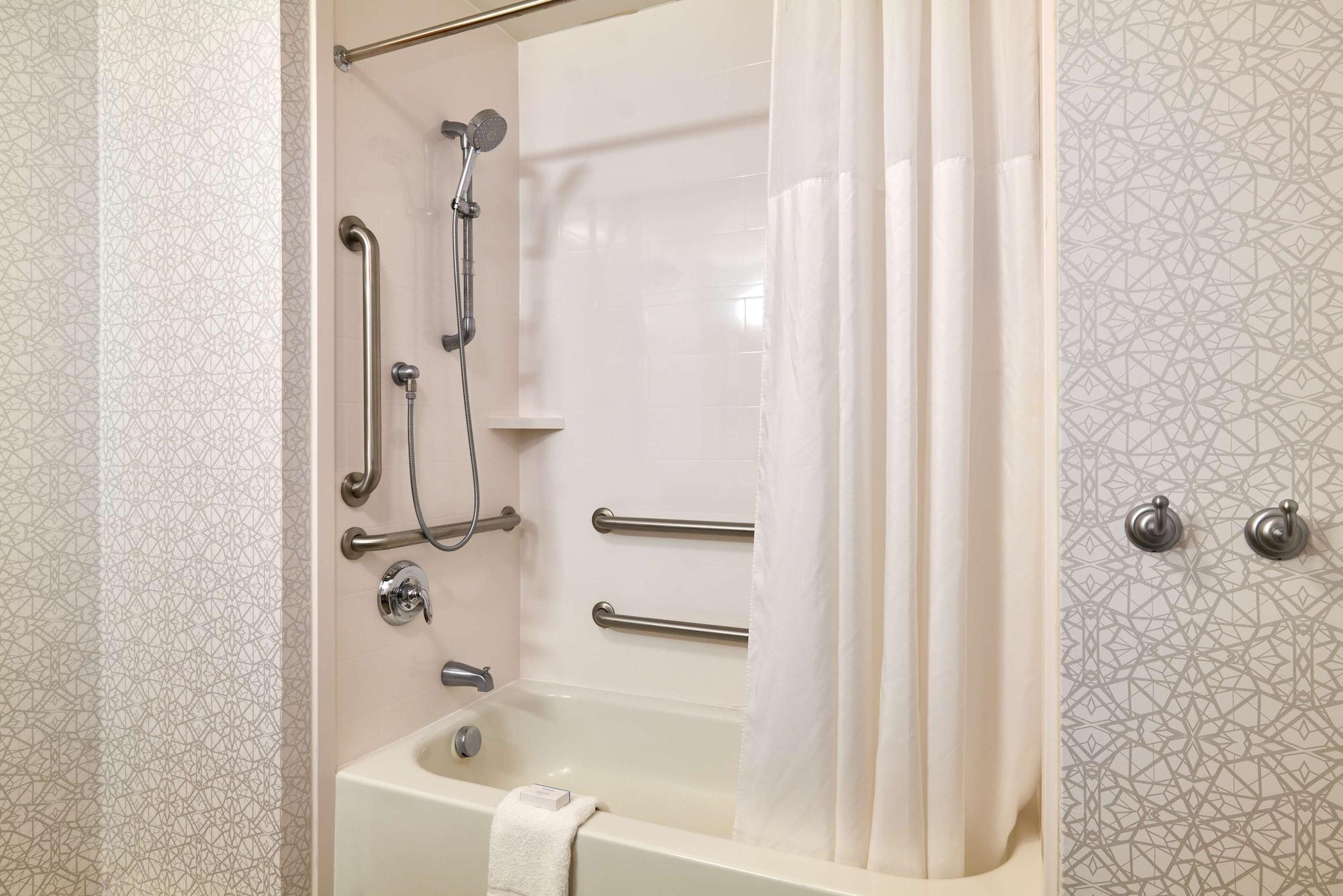 Hilton Garden Inn Bloomington Dış mekan fotoğraf