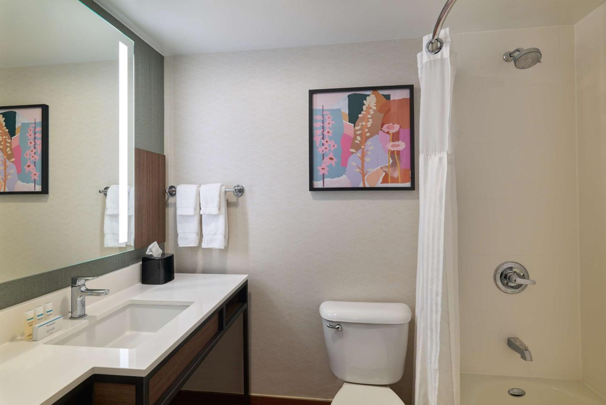 Hilton Garden Inn Bloomington Dış mekan fotoğraf
