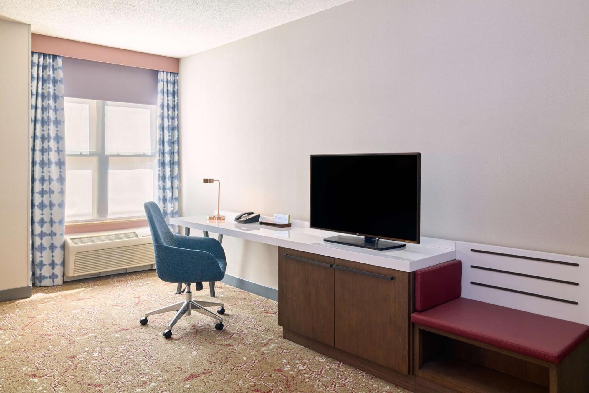 Hilton Garden Inn Bloomington Dış mekan fotoğraf