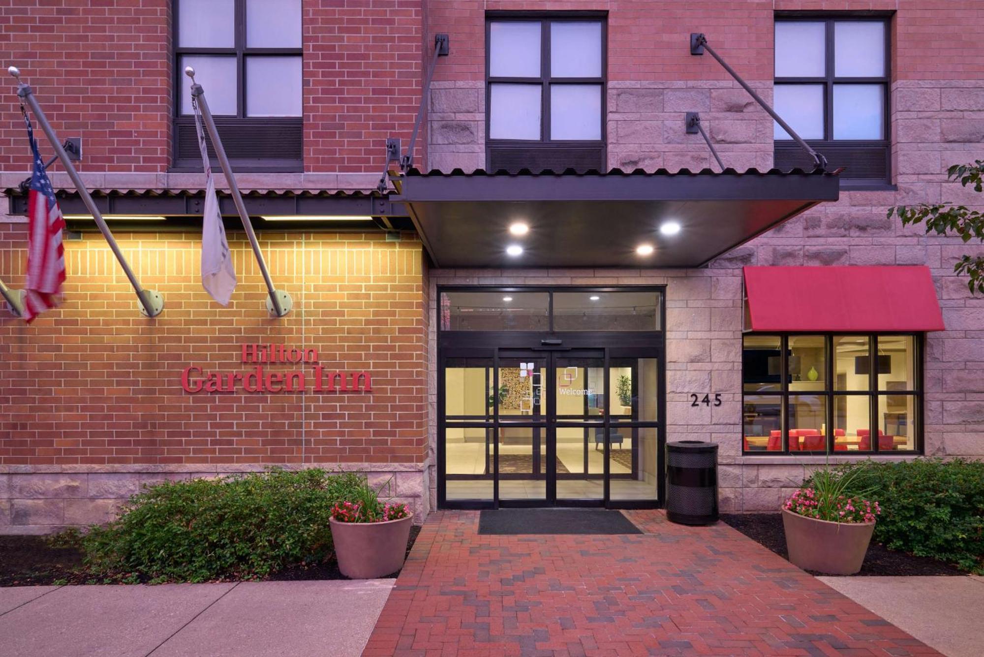 Hilton Garden Inn Bloomington Dış mekan fotoğraf
